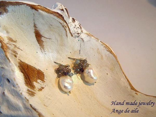 画像2: 【14kgf】バロックパールとラブラドライトのピアス (2)