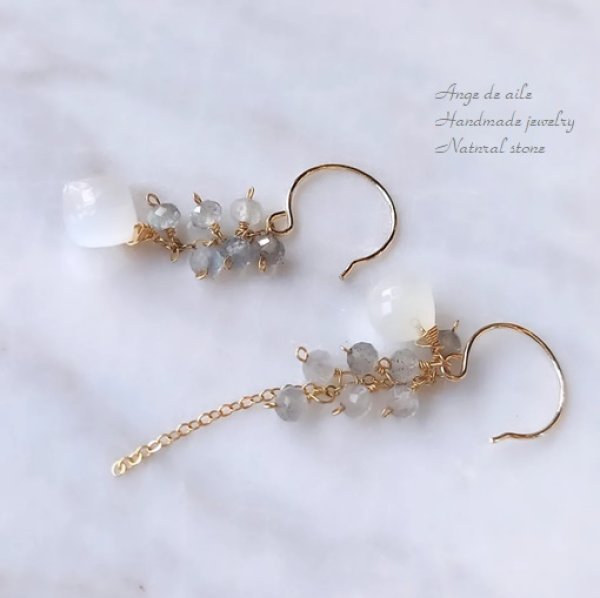 画像2: 【14KGF】ホワイトムーンストーンのアシンメトリー  ピアス/イヤリング (2)